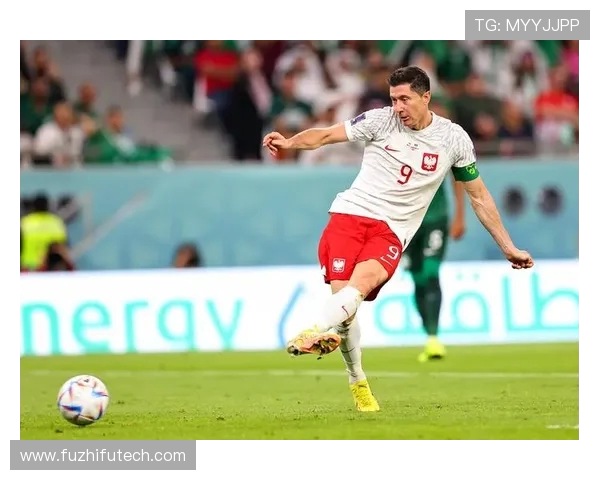 一场1-1，让荷兰无限接近世界杯！末轮打平=出线，莱万将踢附加赛